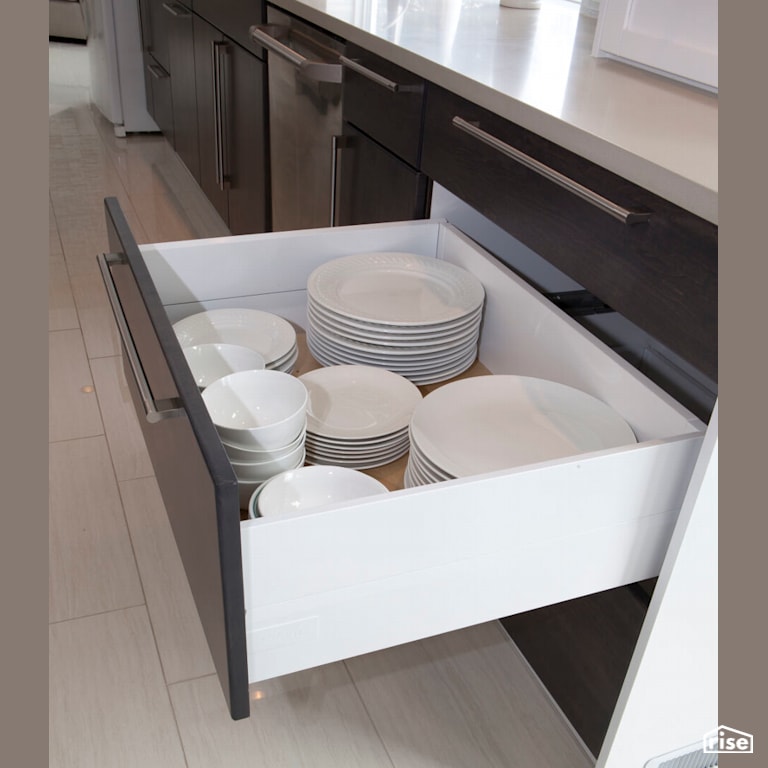 Contemporary Kitchen with Dishwasher by Filo Plus