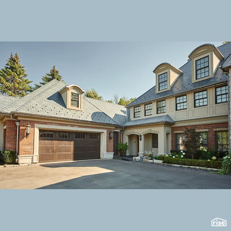 High-end Home in Ontario, Canada with Composite Shingles by Moderne Slate