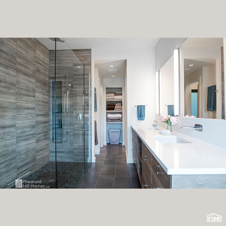 Ensuite with Low-Flow Showerhead by Pheasant Hill Homes Ltd.