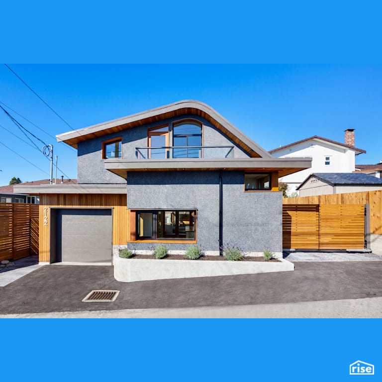 Newport House Lane Exterior with Clapboard Wood Siding by Lanefab Design/Build