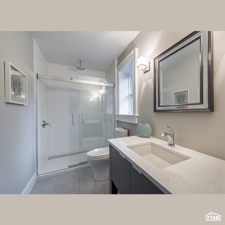 House in The Woods - Bathroom with Low-Flow Bathroom Faucet by Homes by Highgate