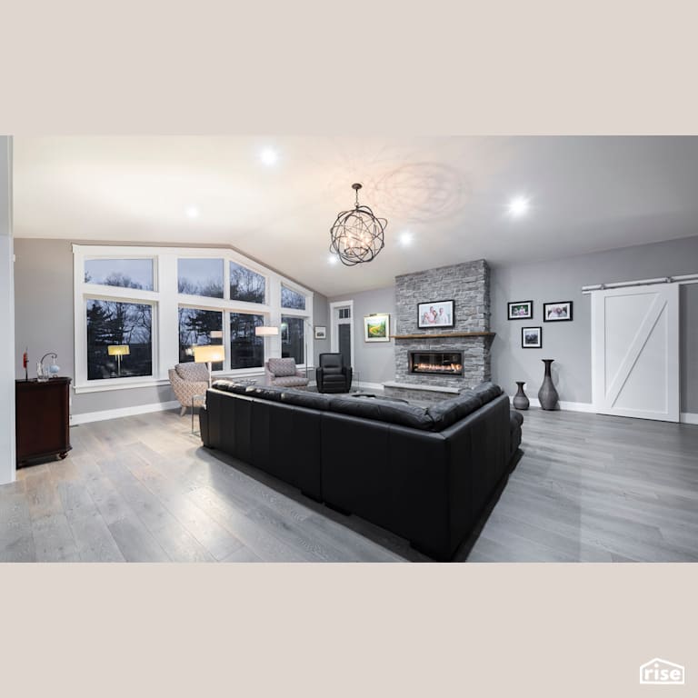Craftsman Living - Living Room with Fixed Window by Homes by Highgate
