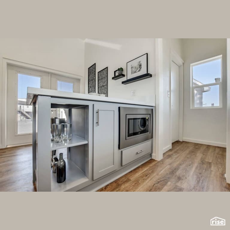 Urbaneer 510 Entry With Kitchen Island with Energy Star Exterior Door by URBANEER