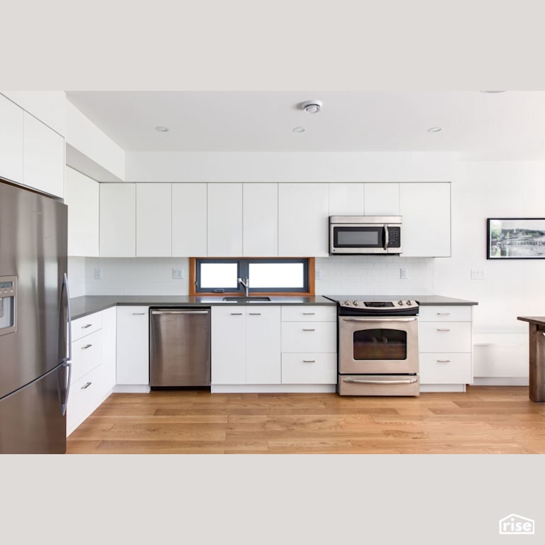 4634 Carnarvon - Kitchen with Dishwasher by Lanefab Design/Build