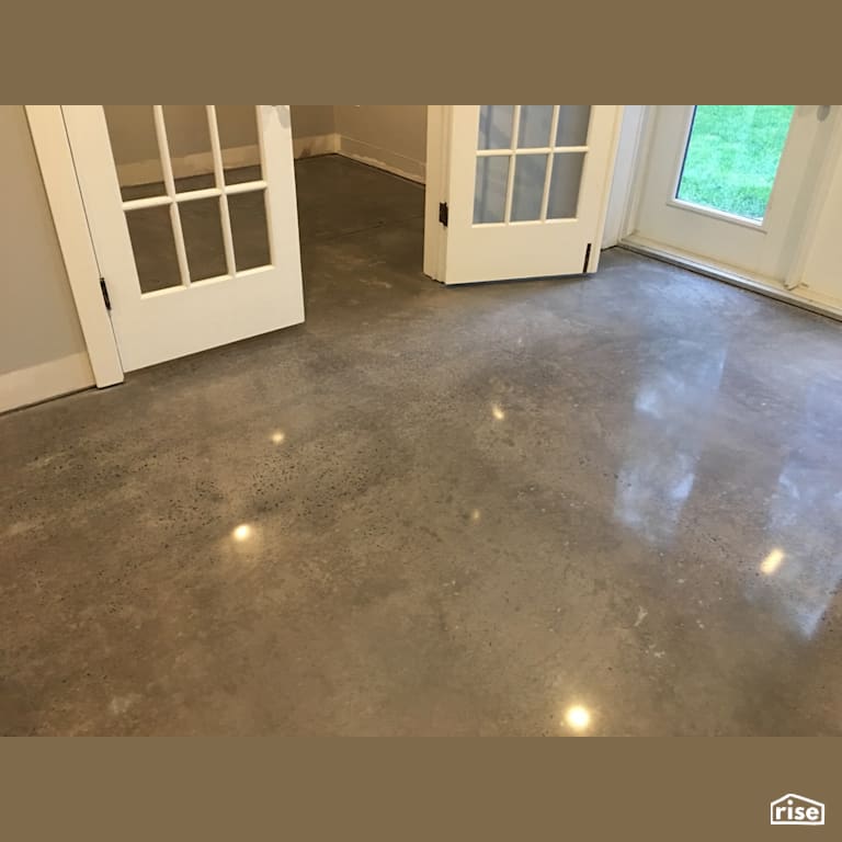 800 Grit random exposure polish with grey dye with Concrete Flooring by DeltaCrete