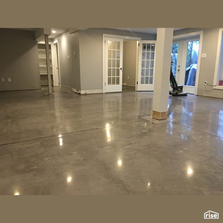 800 Grit random exposure polish with grey dye with Concrete Flooring by DeltaCrete