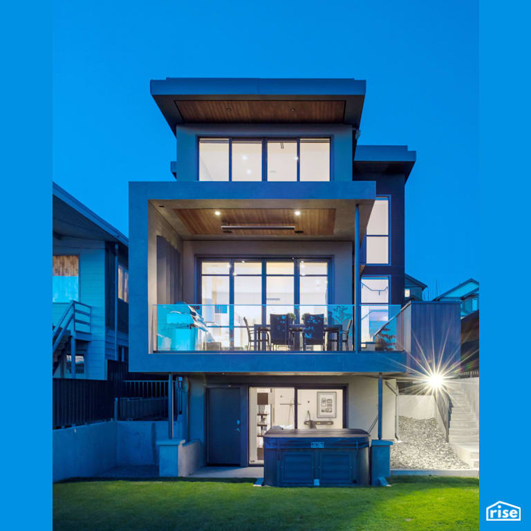 Patio with Accent Outdoor Lighting by Naikoon Contracting