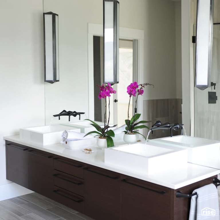 Luxton Square - Bathroom with LED Lighting by PlaidFox