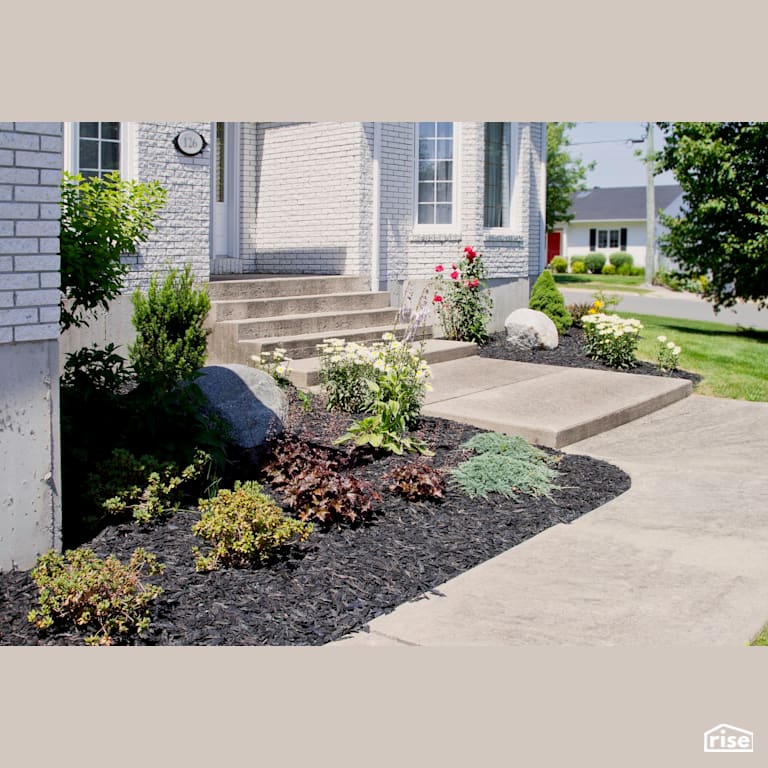 SuperShred Mulch by TRACC with Recycled Rubber Mulch by TRACC