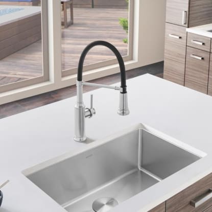public/Single-Handle_vs_Two-Handle_Kitchen_Faucets_An_Unbiased_Practical_Guide