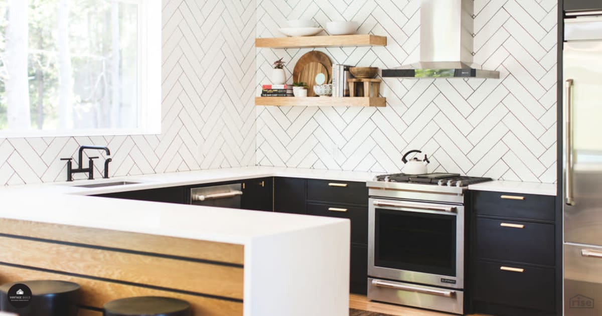 Gibbon Kitchen with Gas Range by Vantage Build