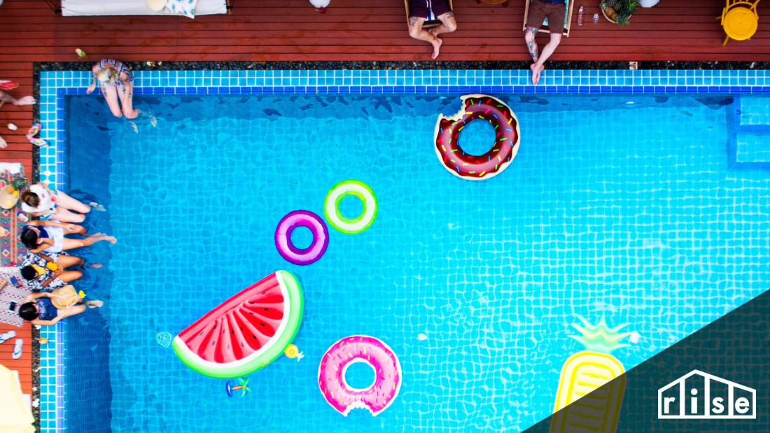 Chlorine Pools Header