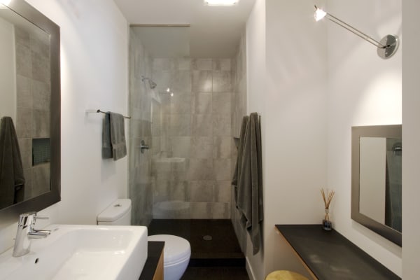EcoDEEP Haus bathroom