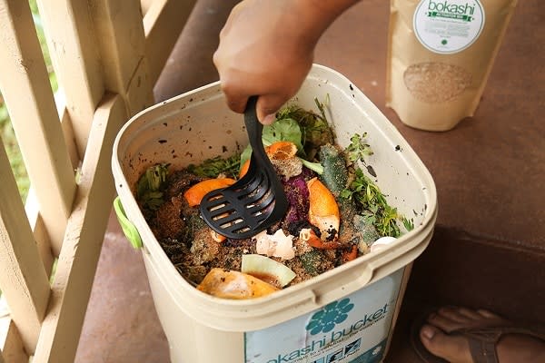 Bokashi Composting Compresssion