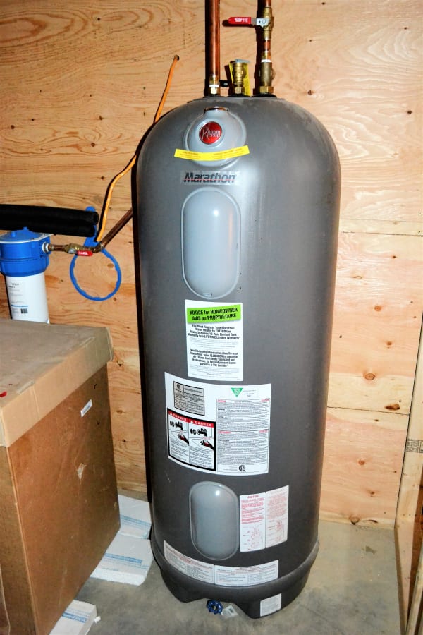 electric hot water tank