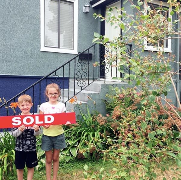 Kids sold sign