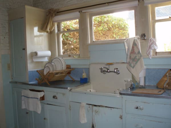 kitchen renovation before