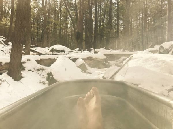 catskills container cabin outdoor bath