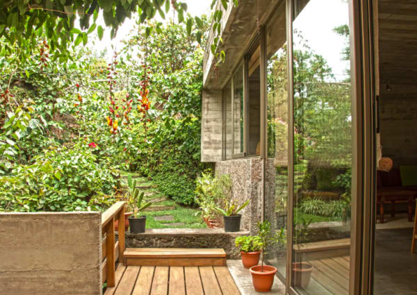 El Capricho garden