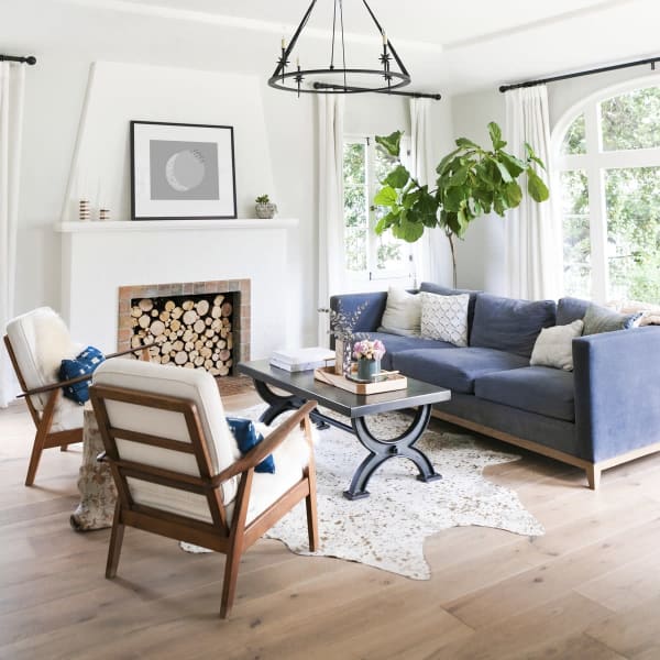 fresh white living room