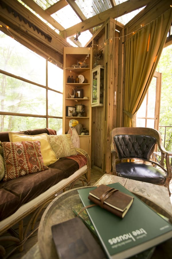 urban tree house living area