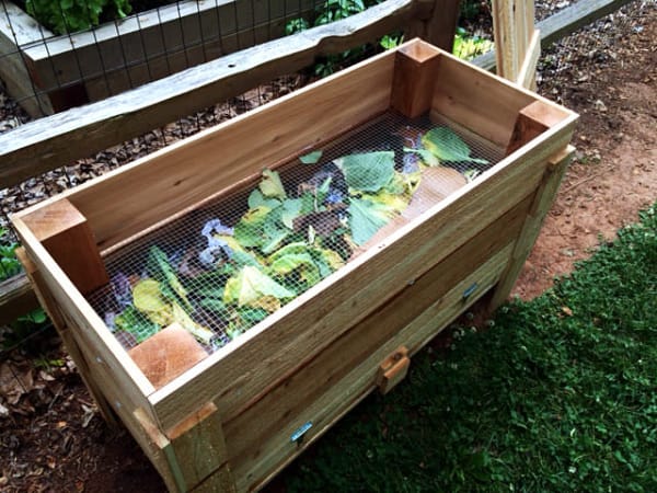 wood worm bin