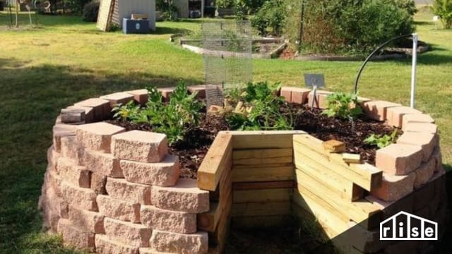 keyhole garden