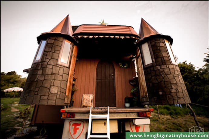 Tiny House Castle Truck Turrets