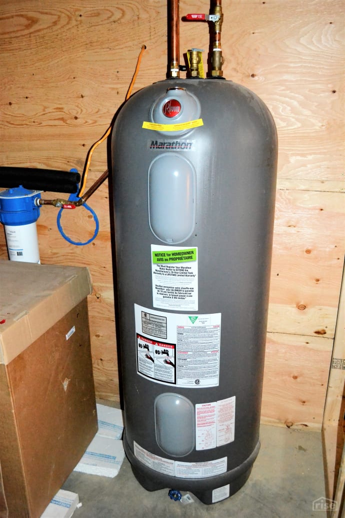 electric hot water tank