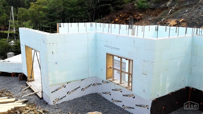 Icf top block construction
