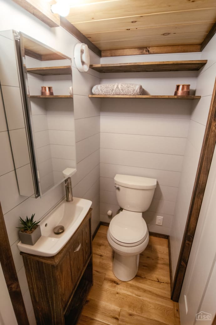 Tiny Homes bathroom