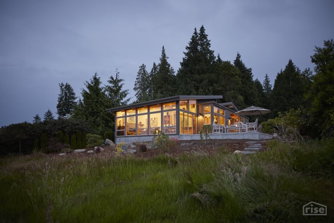 Linda Cedar Homes Whidbey Island Washington. Photo Credit Patrick Barta for Downsize Living large in a Small House by Sheri Koones