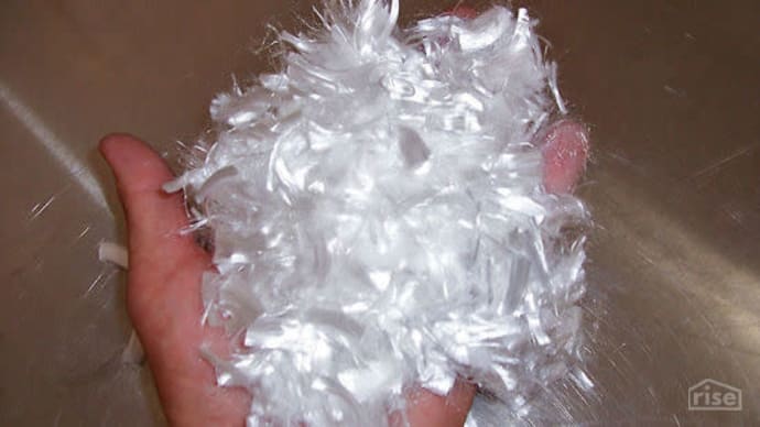 Recycled polypropylene fibers for concrete
