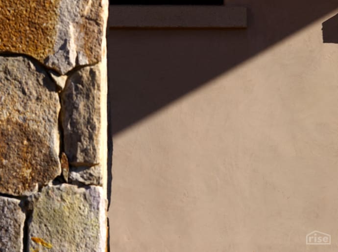 Natural Earthen and Mineral Plasters for Interior and Exterior Walls