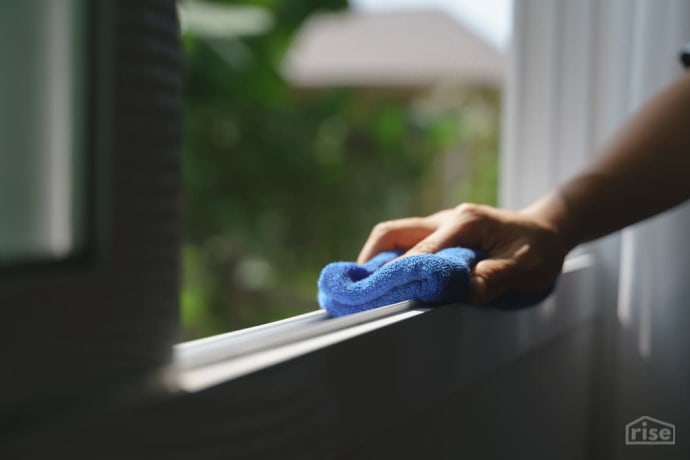 Sliding Window Cleaning