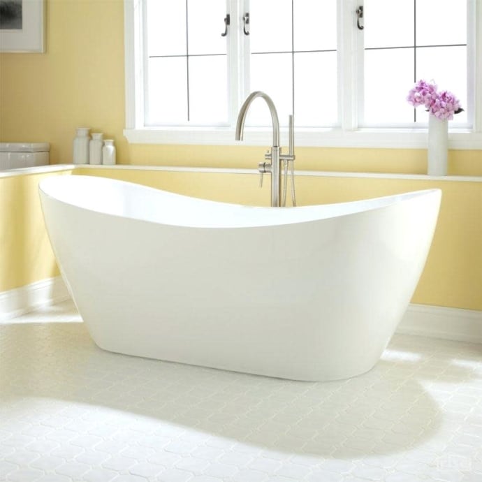 Choosing Bathtubs Cast Iron or Acrylic?