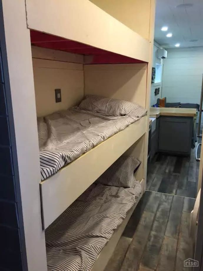 appalachian container cabin bunks