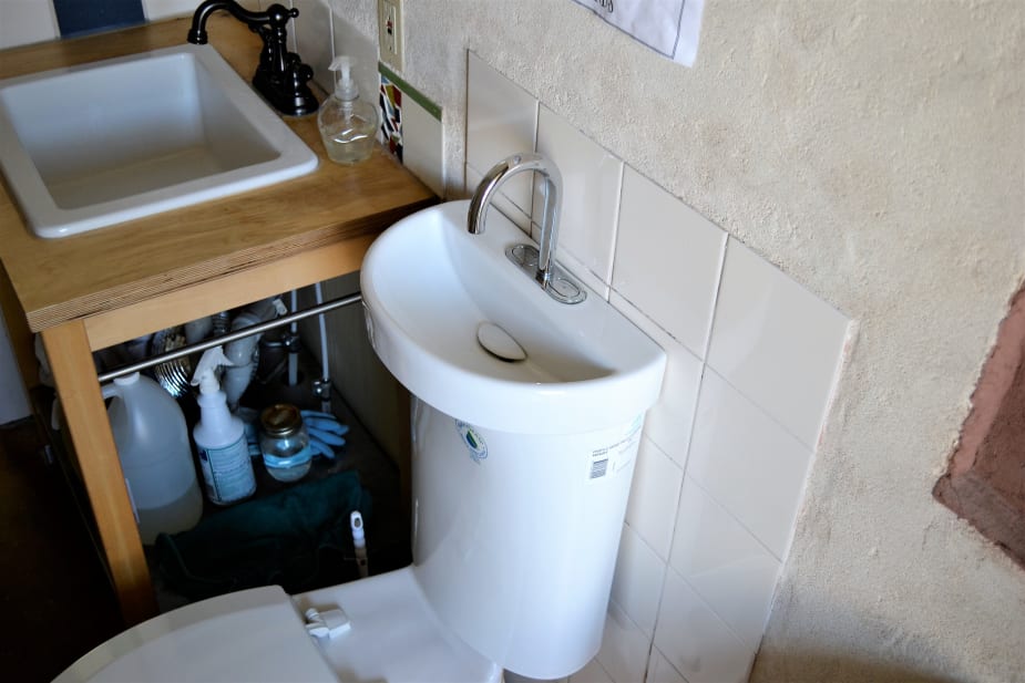 the toilet tank sink a simple way to