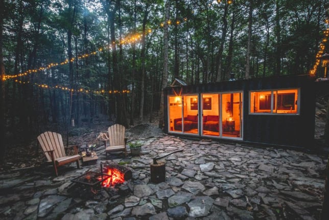 catskills container cabin outdoor bath