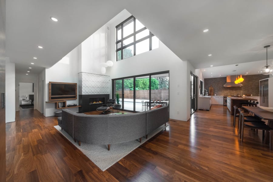 Rise Fort Langley Modern Blend Living/Dining Room/Kitchen with Gas