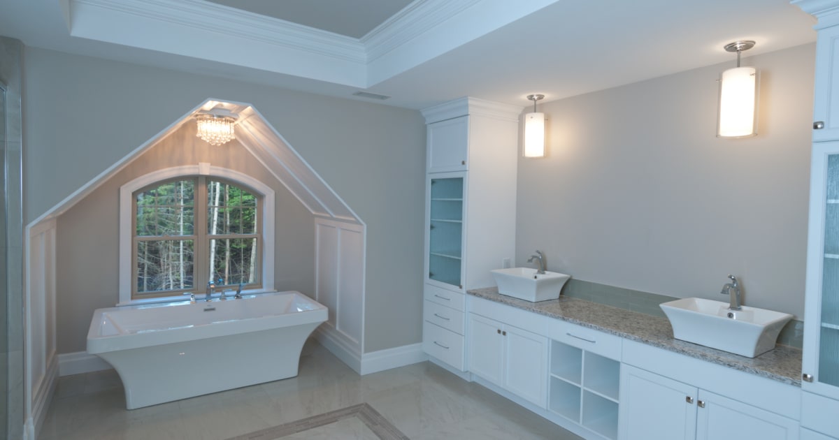 Rise 16 Waterview Lane Bathroom with Fixed Window by Martell Homes