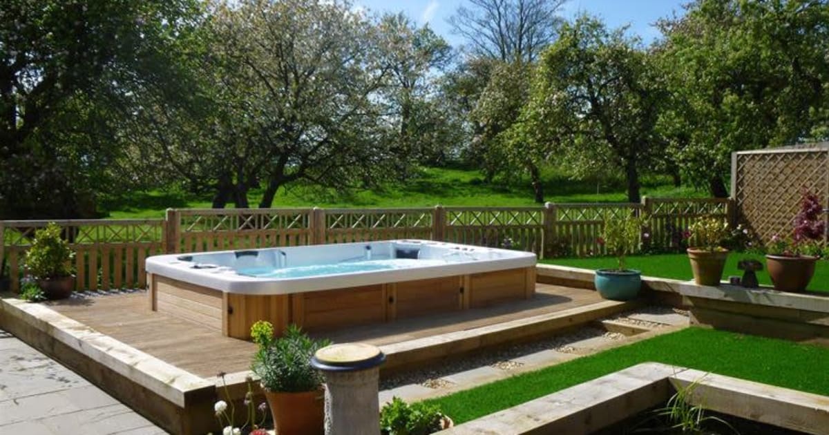 Rise Full Foam Hot Tub with Full Foam Hot Tub by PoolBoy Inc