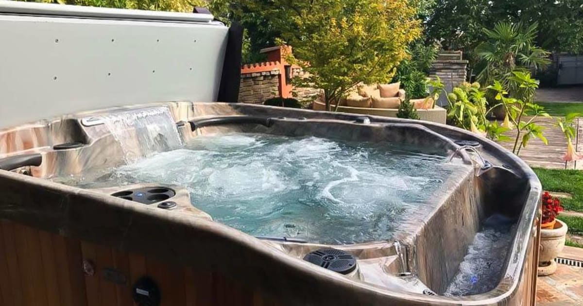 Rise Full Foam Hot Tub with Full Foam Hot Tub by PoolBoy Inc